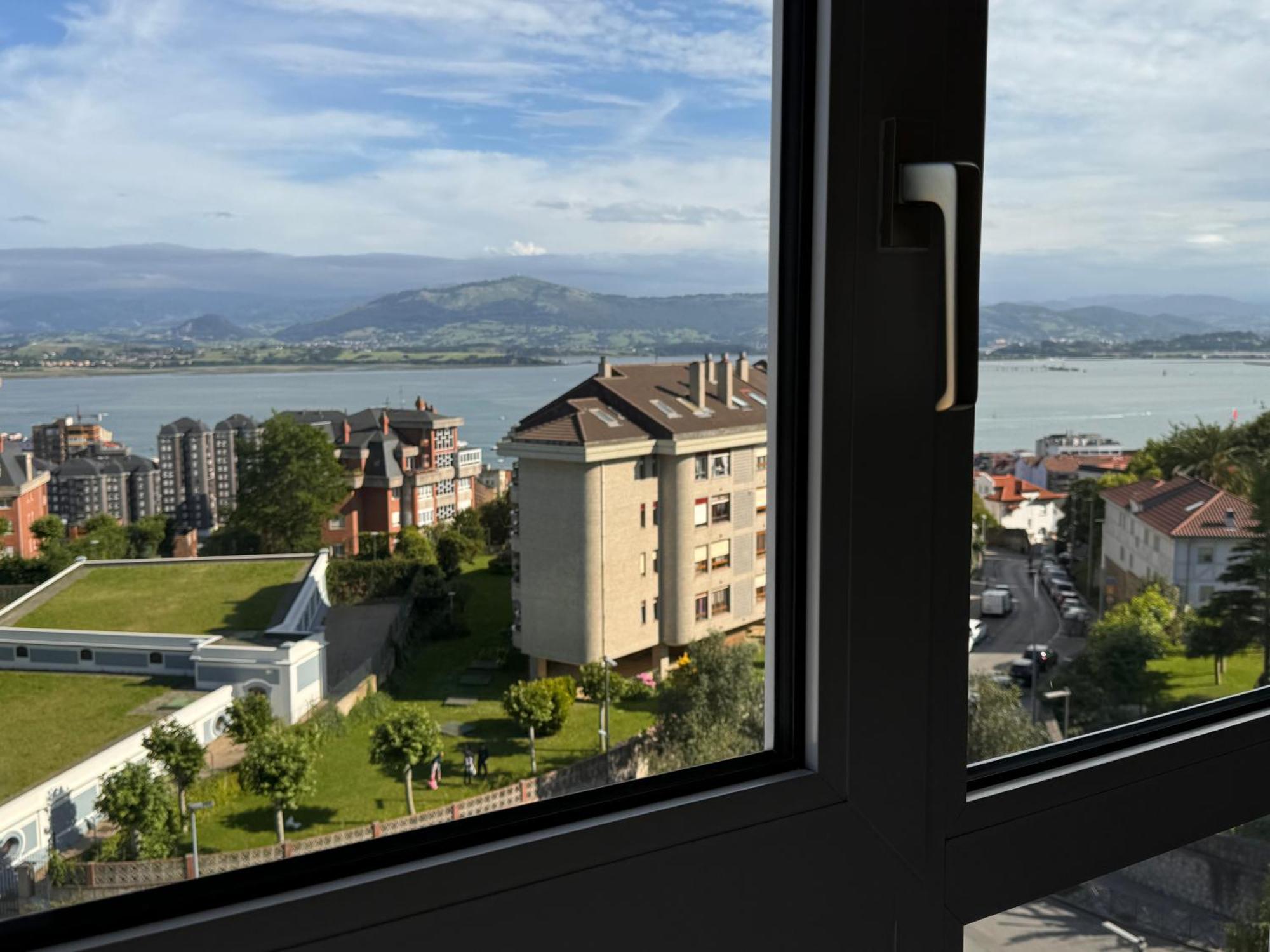 Apartamento Con Vistas Santander Bagian luar foto